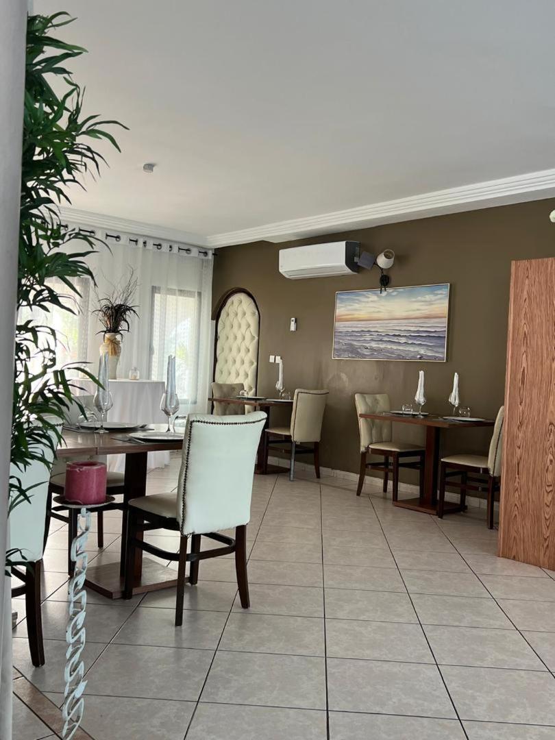 ליברוויל Residence Hoteliere Oceane מראה חיצוני תמונה